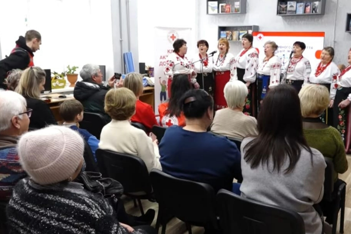 «Барви життя»: у Смілі запрацював новий простір для людей поважного віку