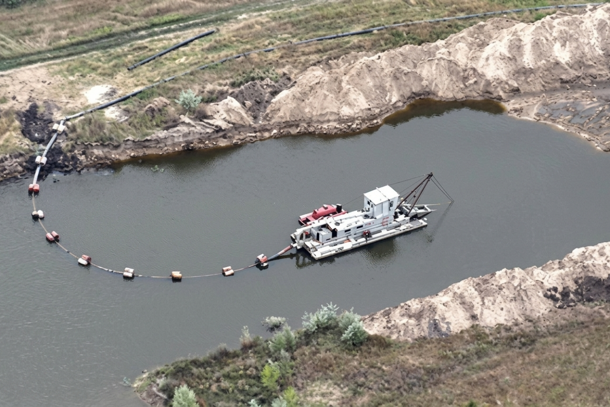 На Черкащині викрили схему незаконного видобутку піску: збитки оцінюють у 750 млн грн