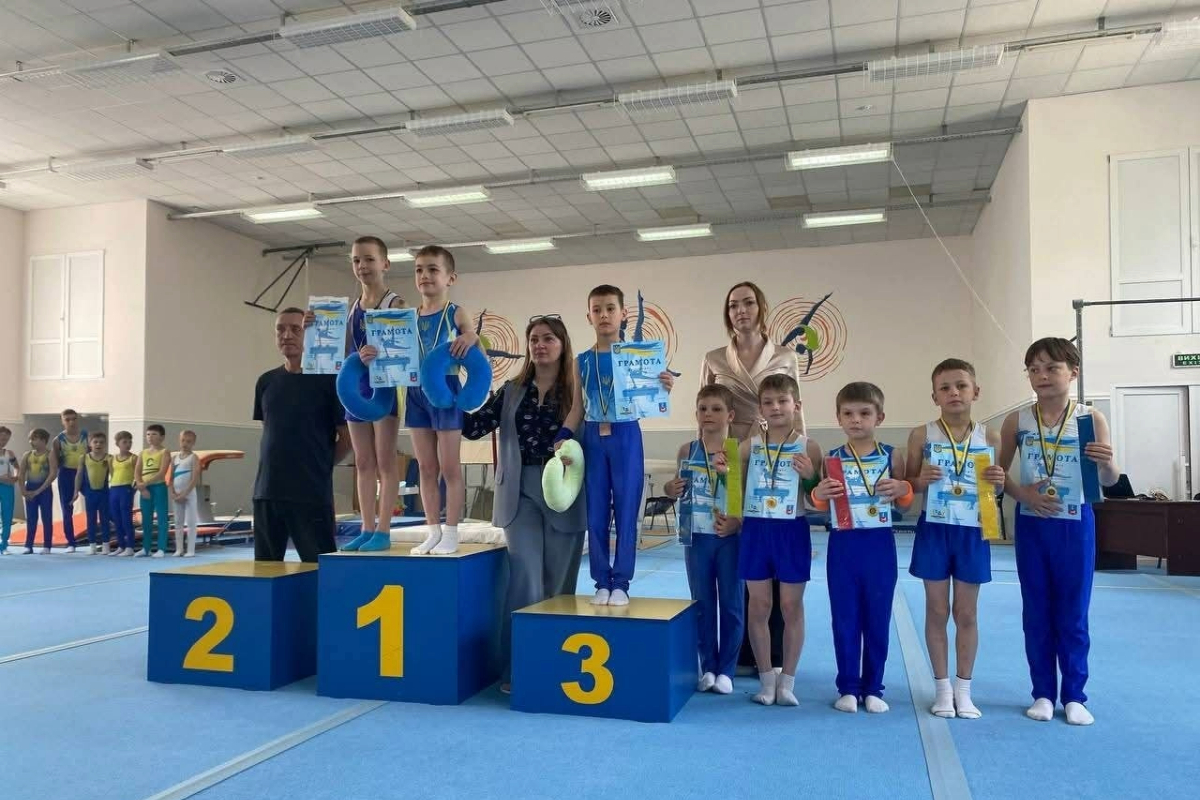 Юні гімнасти зі Сміли здобули низку призових місць на відкритому обласному чемпіонаті