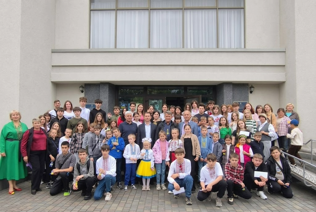 100 талановитих дітей Звенигородщини отримали стипендії від Союзу Українок Америки