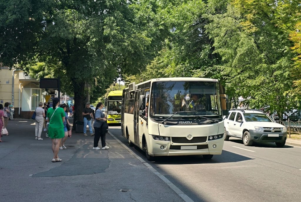 У Каневі через затримки платежів виникли проблеми з вивезенням сміття та загроза зупинки транспорту